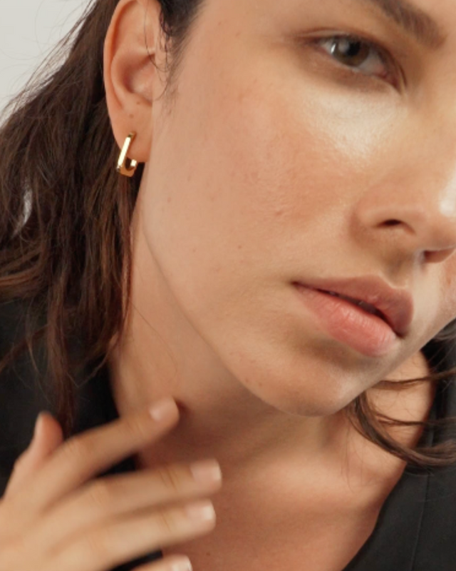 SQUARED HOOPS EARRING