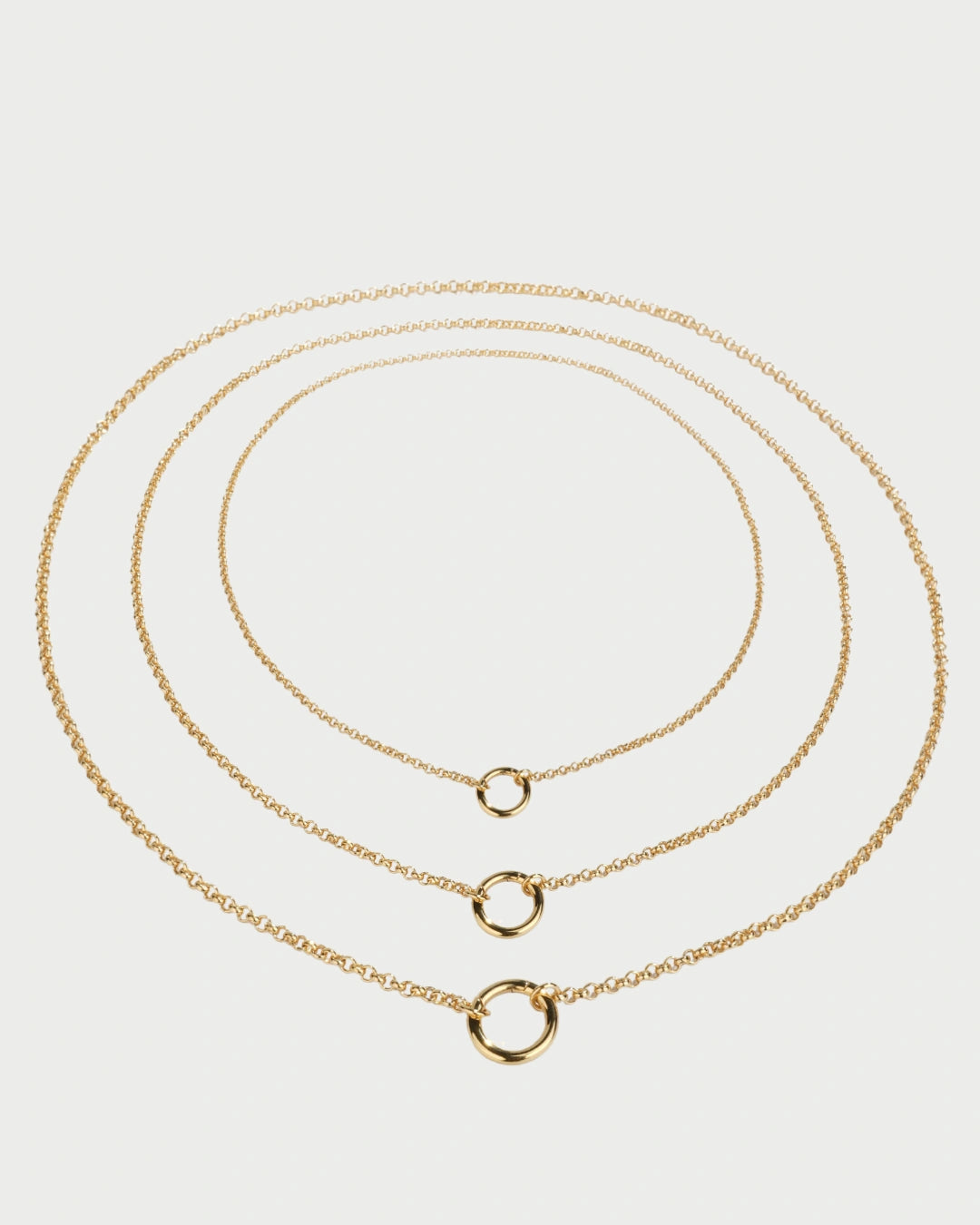 ROLO CHAIN CHARM NECKLACE GOLD