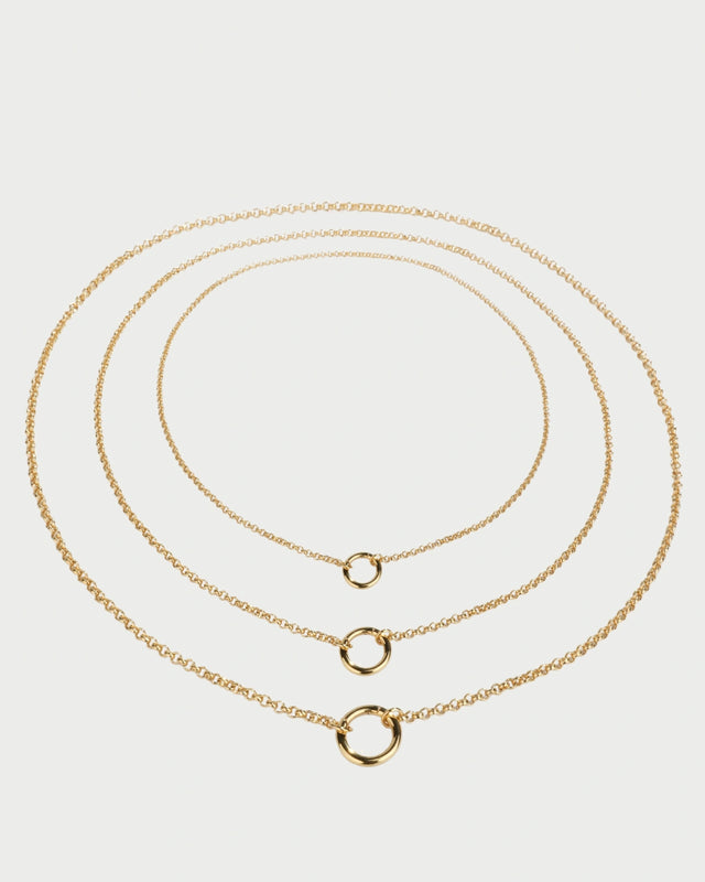 ROLO CHAIN CHARM NECKLACE GOLD
