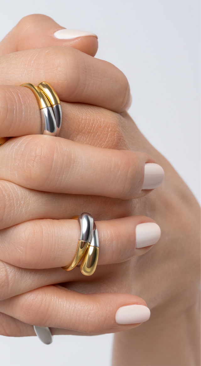 GOLD SLEEK MOON RING