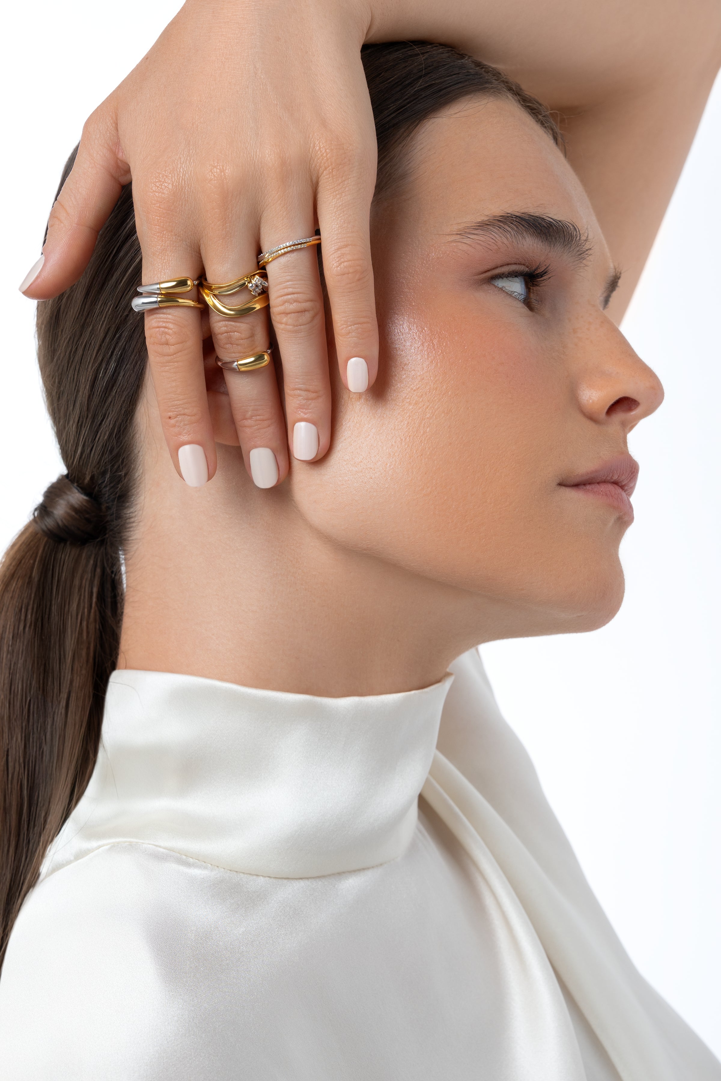 SILVER SLEEK MOON RING